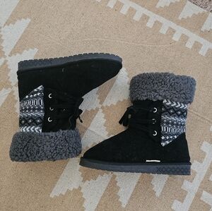 🖤Muk Luks Melba Faux Fur Lined Laced Up Booties Cozy Black & Gray